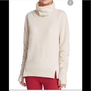 ALO Yoga Haze pullover turtleneck sweatshirt. Size M